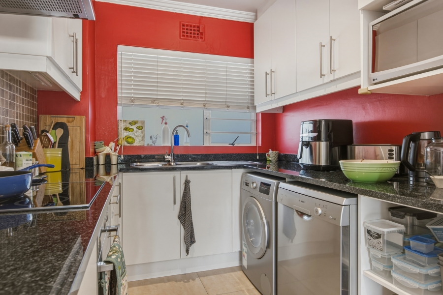 2 Bedroom Property for Sale in Oranjezicht Western Cape